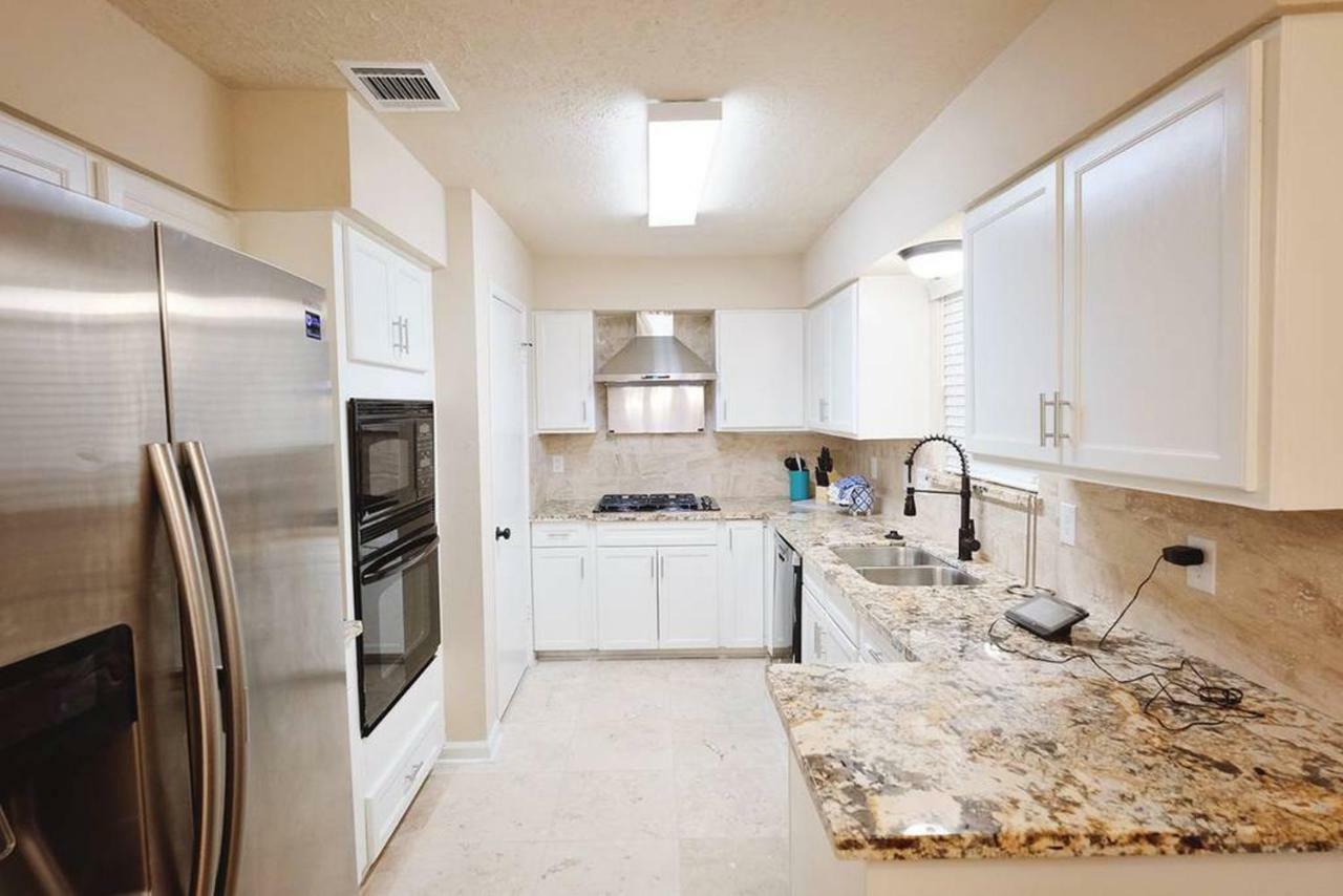 Richmond, Sugarland, Rosenburg, Katy West Houston - Lansdowne Villa Exterior photo
